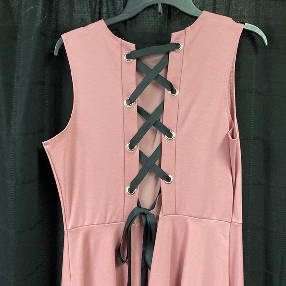 Design Lab Back Design Dress - Picture 3 of 7